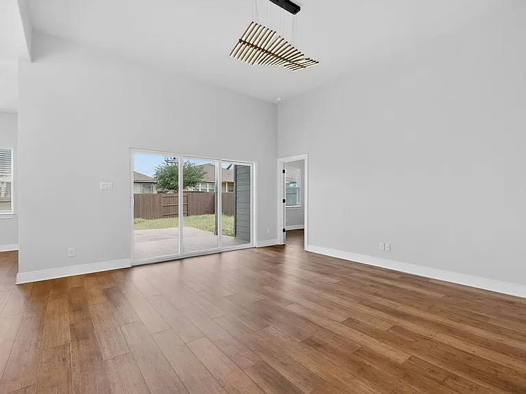 212 Lt John Decker Dr — Photo 4