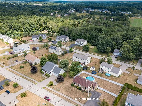 3rd image of 50 Cornfield Dr