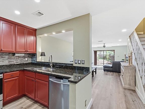 4th image of 3020 S Oakland Forest Drive #3003