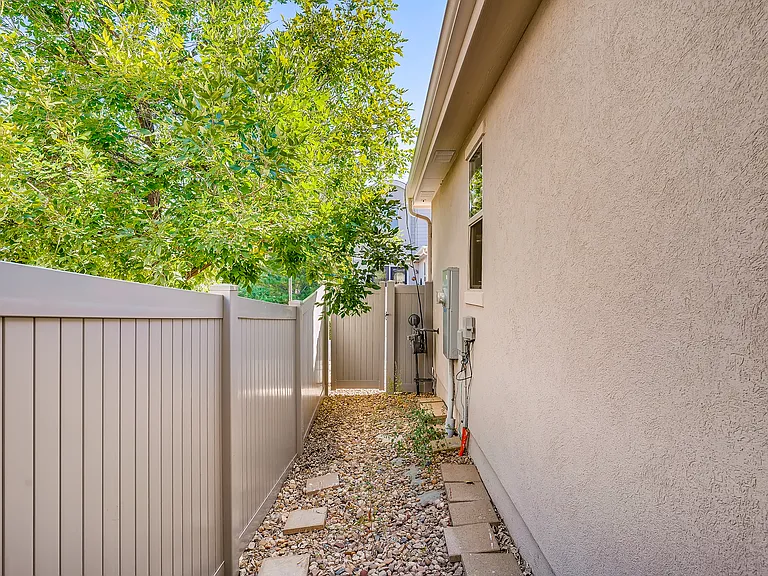 6378 S Xanadu Way — Photo 4