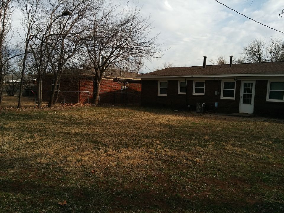 1st image of 2625 Lakeside Dr