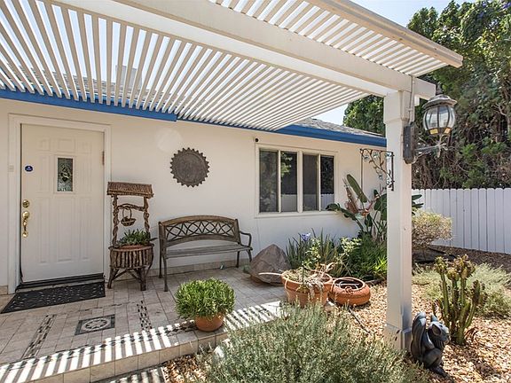 4th image of 7452 Fallbrook Ave