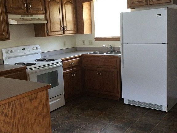 2nd image of 812 E Jackson St APT A