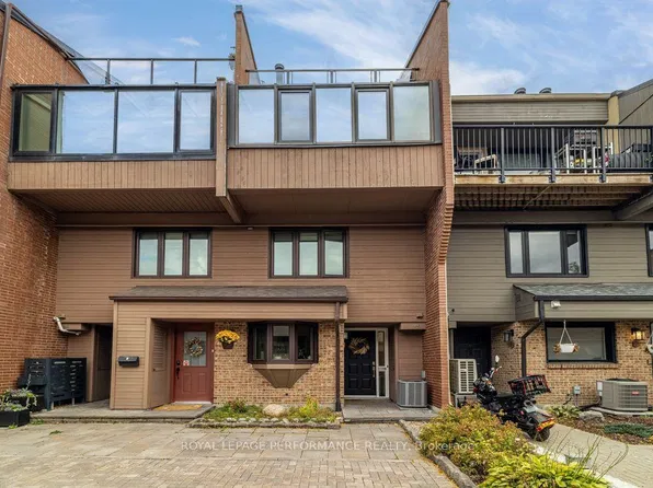 251 Bruyere St #2, Ottawa, ON K1N 5E5