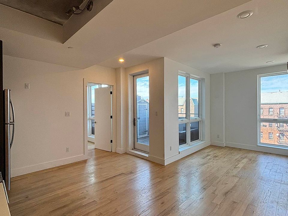 1st image of 200 Linden Blvd APT 8G