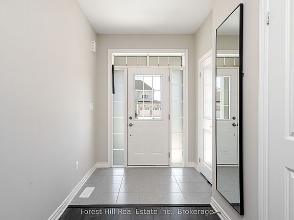 2nd image of 281 Springfield Cres