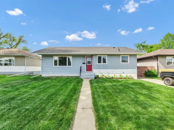 212 S 11th St NE, Medicine Hat, AB T1A 5T2