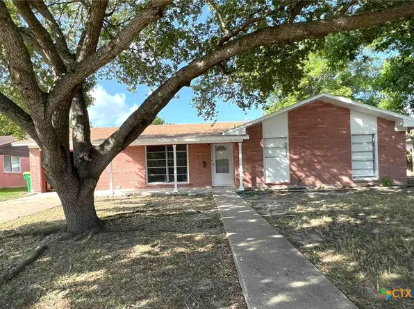 1818 Travis Ave, Victoria, TX 77901