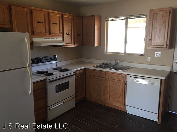 3rd image of 2138-2140 W Morten Ave #B