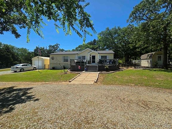 3rd image of 1448 Stephens Rd