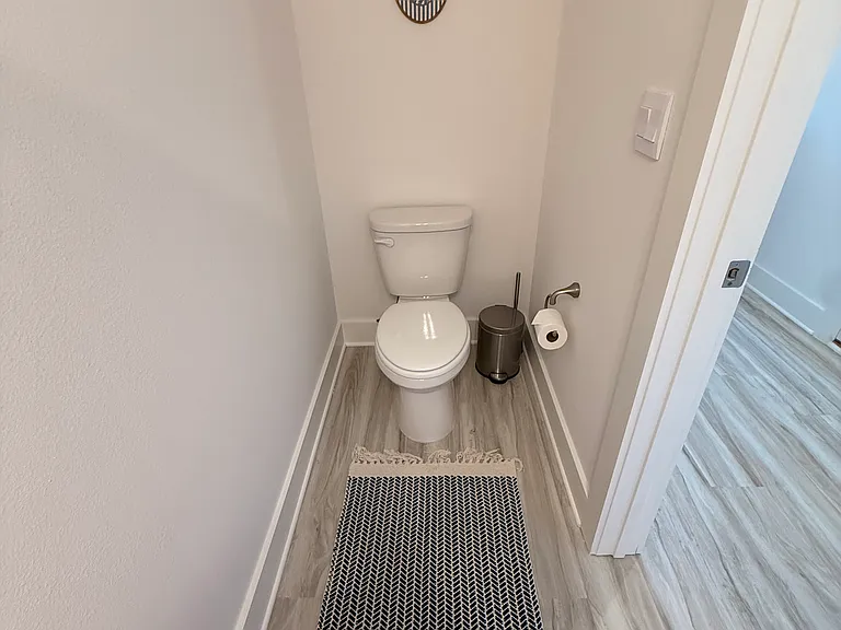 48 Hawk St — Photo 15