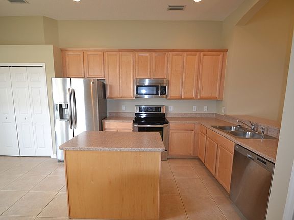 4th image of 562 Coral Trace Blvd