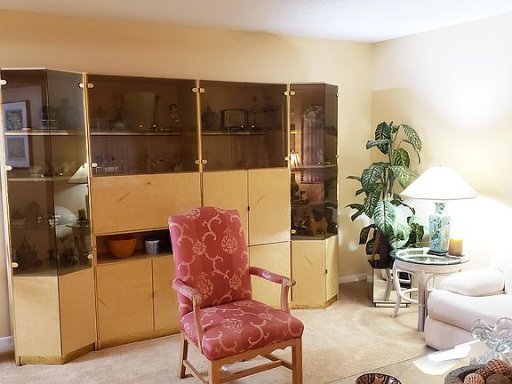 4th image of 15072 Ashland Place #143