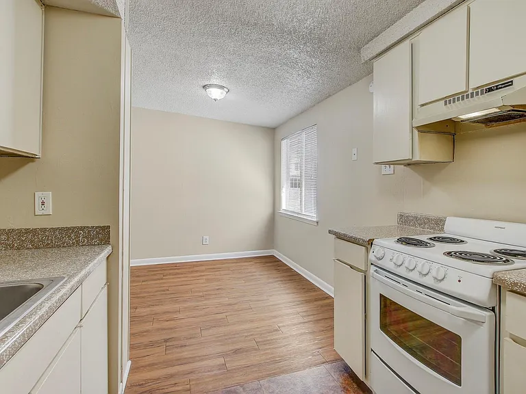 2408 Longview St #211 — Photo 12