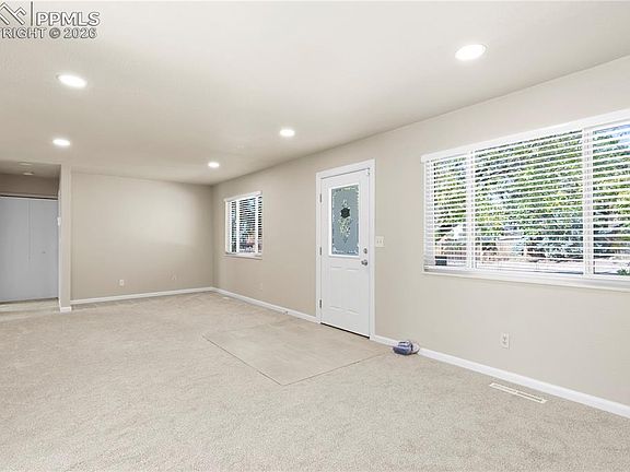 4th image of 2855 El Capitan Dr