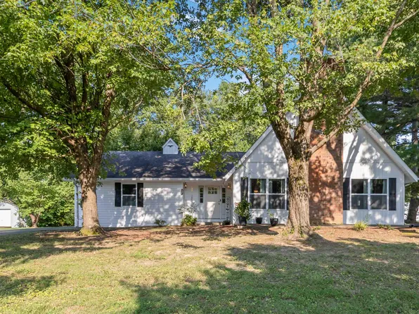 132 Robertson St, Russell Springs, KY 42642