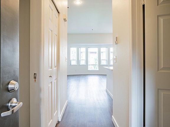 5th image of 3023 1st Ave #1-502