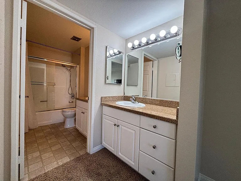 21450 Burbank Blvd #301 — Photo 16