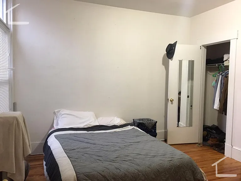 21 Saint Lukes Rd #4A — Photo 5