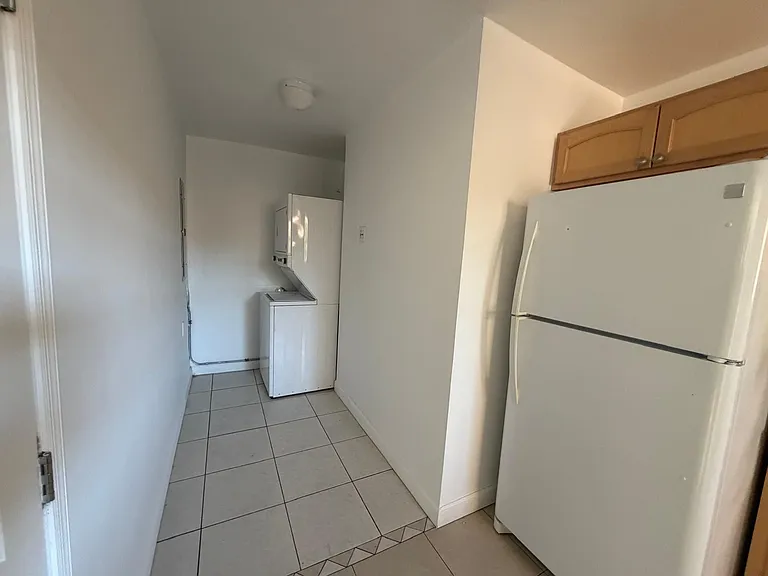 9243 SW 39th St — Photo 6