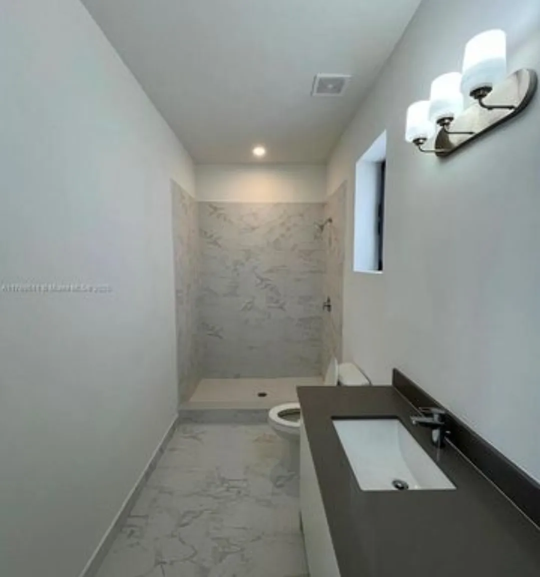 4 bed, 1898 sqft, $2,800 — Photo 4