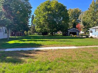 400 S Chapman St, Chesaning, MI 48616