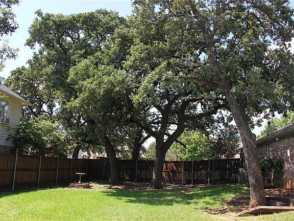 2nd image of 748 Thousand Oaks Dr