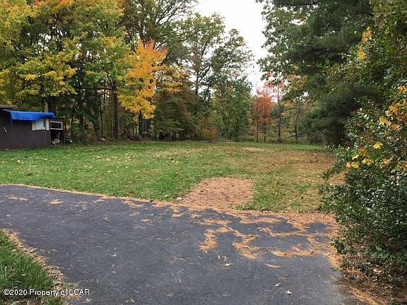 5th image of 55 Old East End Blvd