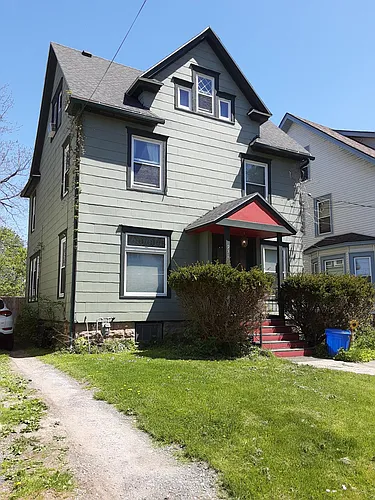 931 Westcott St Photo 1