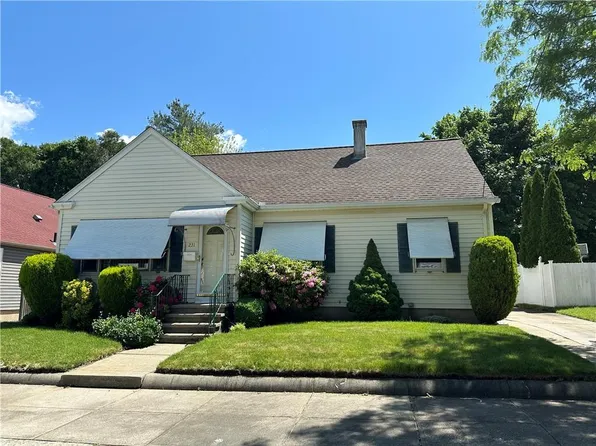231 Gray St, Providence, RI 02909