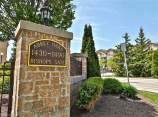 1490 Bishops Gate #106, Oakville, ON L6M4N3
