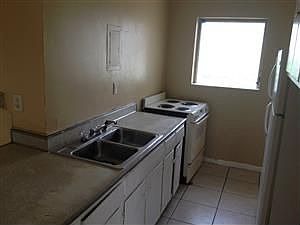 4th image of 1218 NW 14th Ct