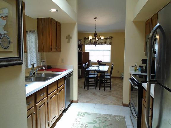 3rd image of 7006 Villa Estelle Dr