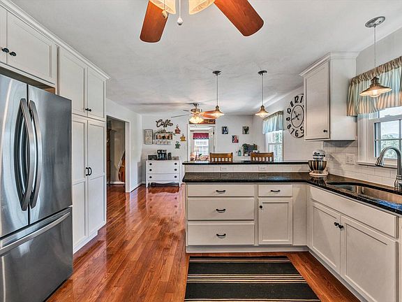 4th image of 944 Kenbridge Pl