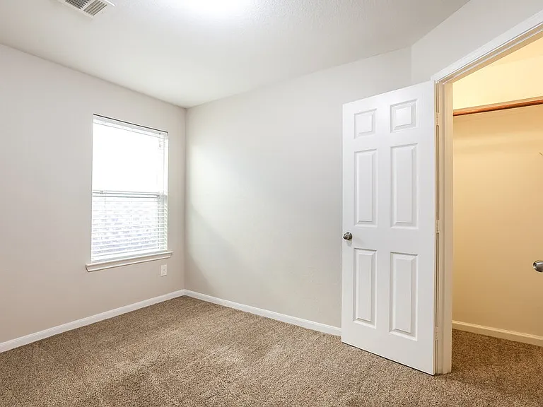 21519 Kings Bend Dr — Photo 13