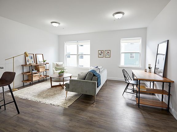 Large 1-Bedroom