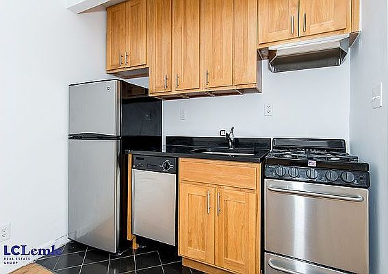 2nd image of 505 E 88th St #9