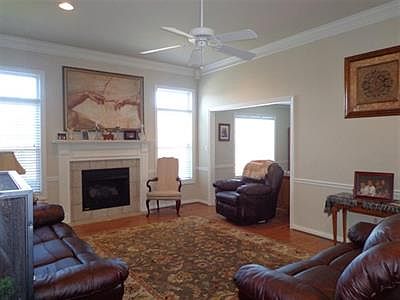 5th image of 112 Southgate Dr