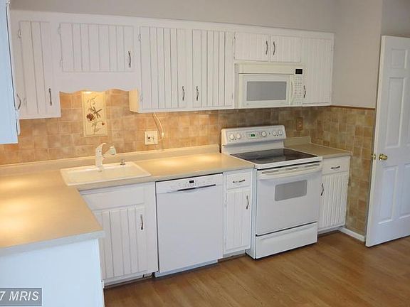 5th image of 8536 Richmond Ave