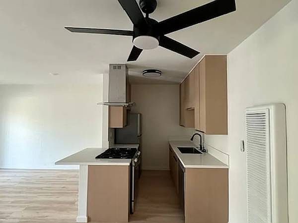 1st image of 11654 Iowa Ave #124