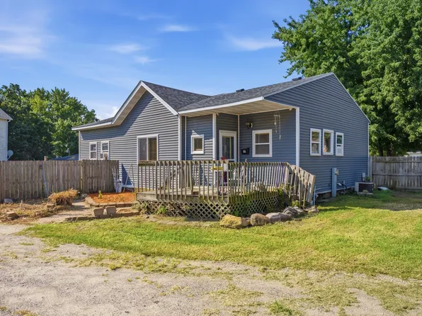 404 Bleeker St, Muscatine, IA 52761