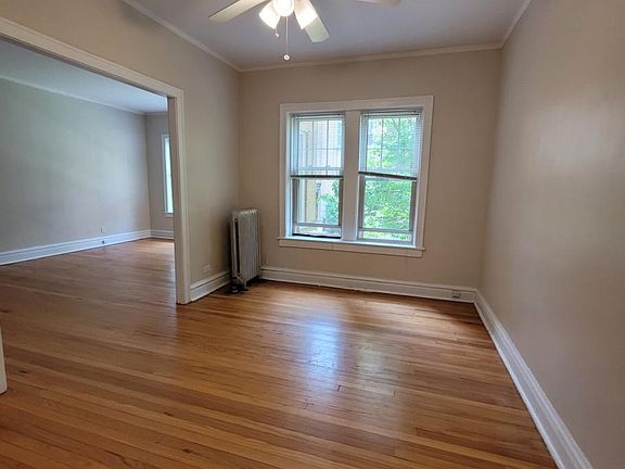 4th image of 916 Reba Pl APT 1N