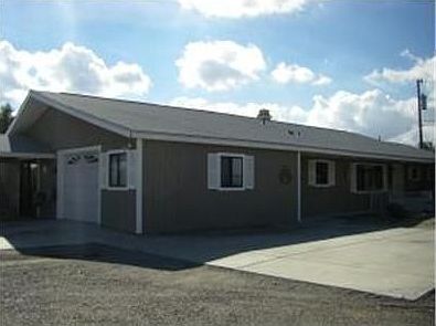 3rd image of 420 N Mariposa Dr