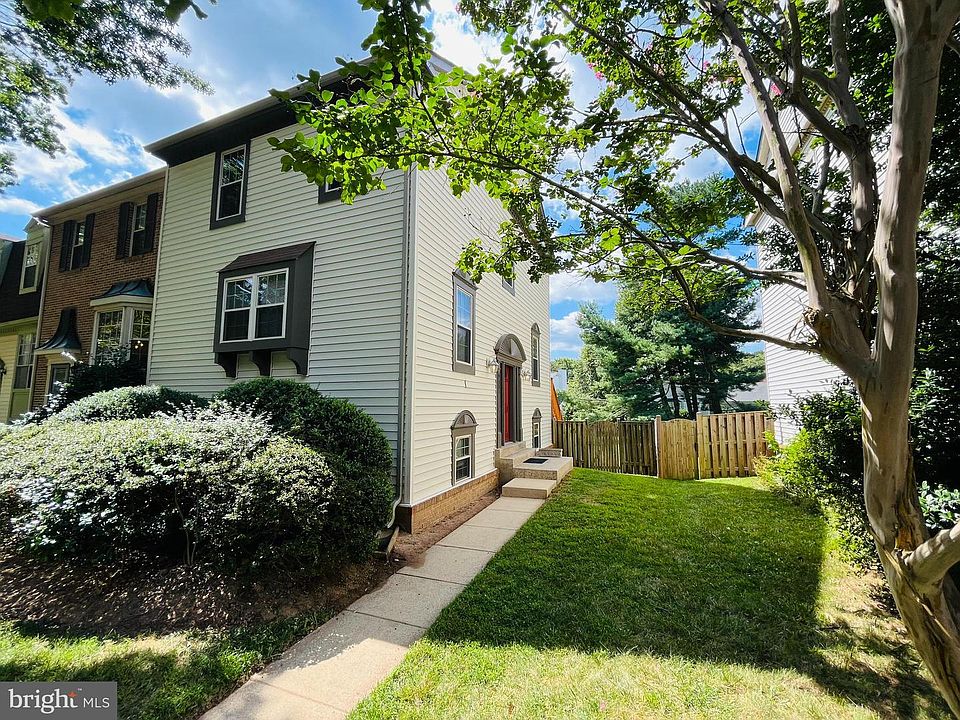 1st image of 9889 Burke Pond Ct