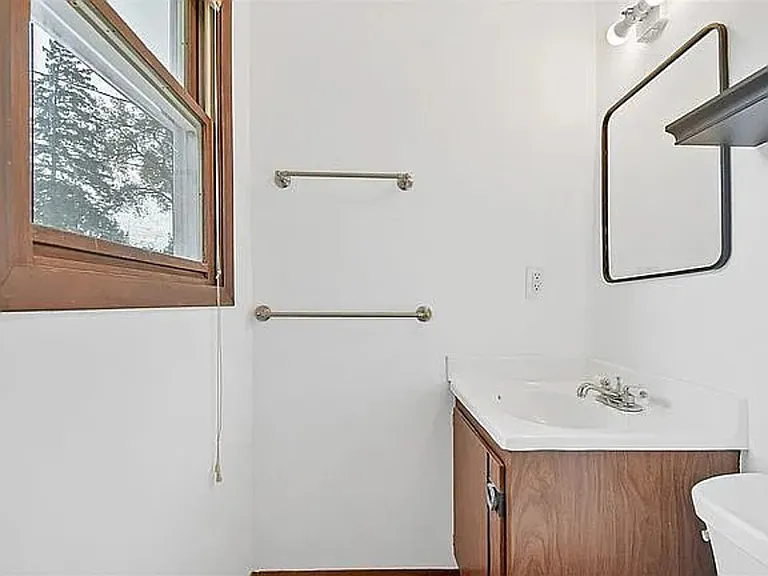 2217 Barberry Ln — Photo 17