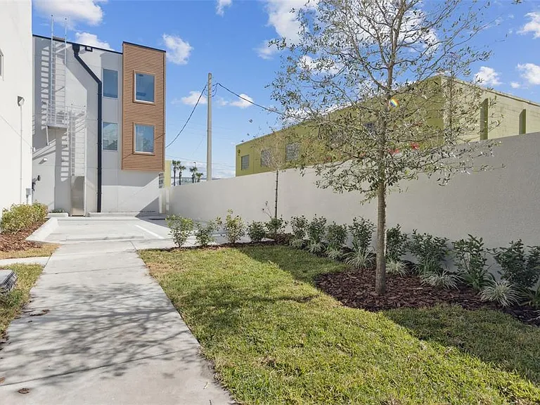 544 N Bumby Ave #5 — Photo 19