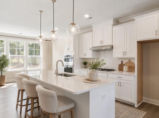 4028 Hidden Oaks Dr, Charlotte, NC 28205