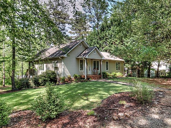 3rd image of 172 Lakeview Ct.