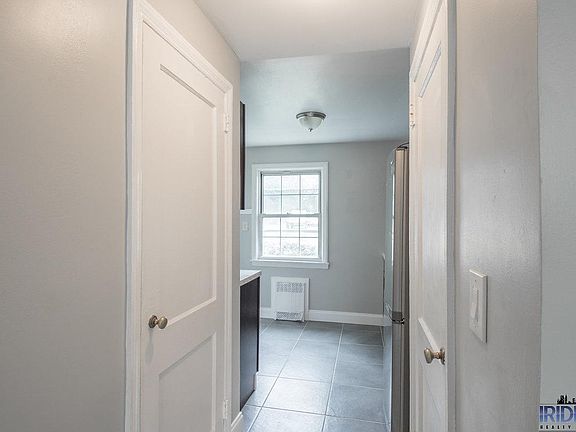 4th image of 450 Maryland St