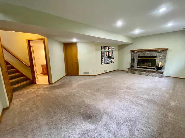 8626 Seasons Ct — Photo 16